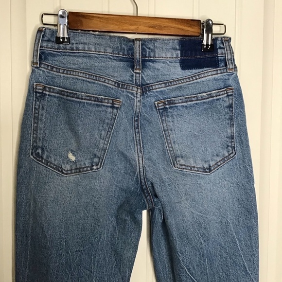 Abercrombie & Fitch The Boyfriend Mid Rise Distressed Jeans. - Picture 6 of 10